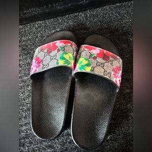 Gucci slides